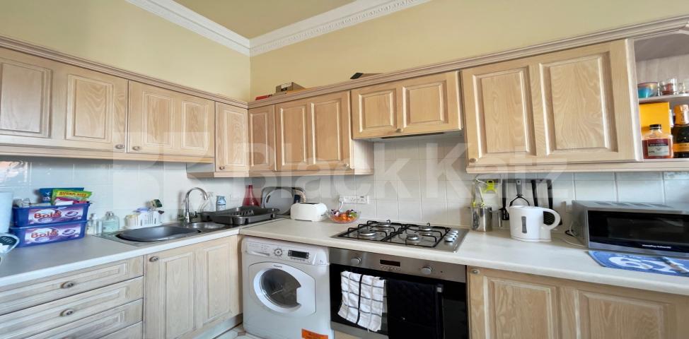 			LET  , 1 Bedroom, 1 bath, 1 reception Apartment			 Churton Street, Pimlico